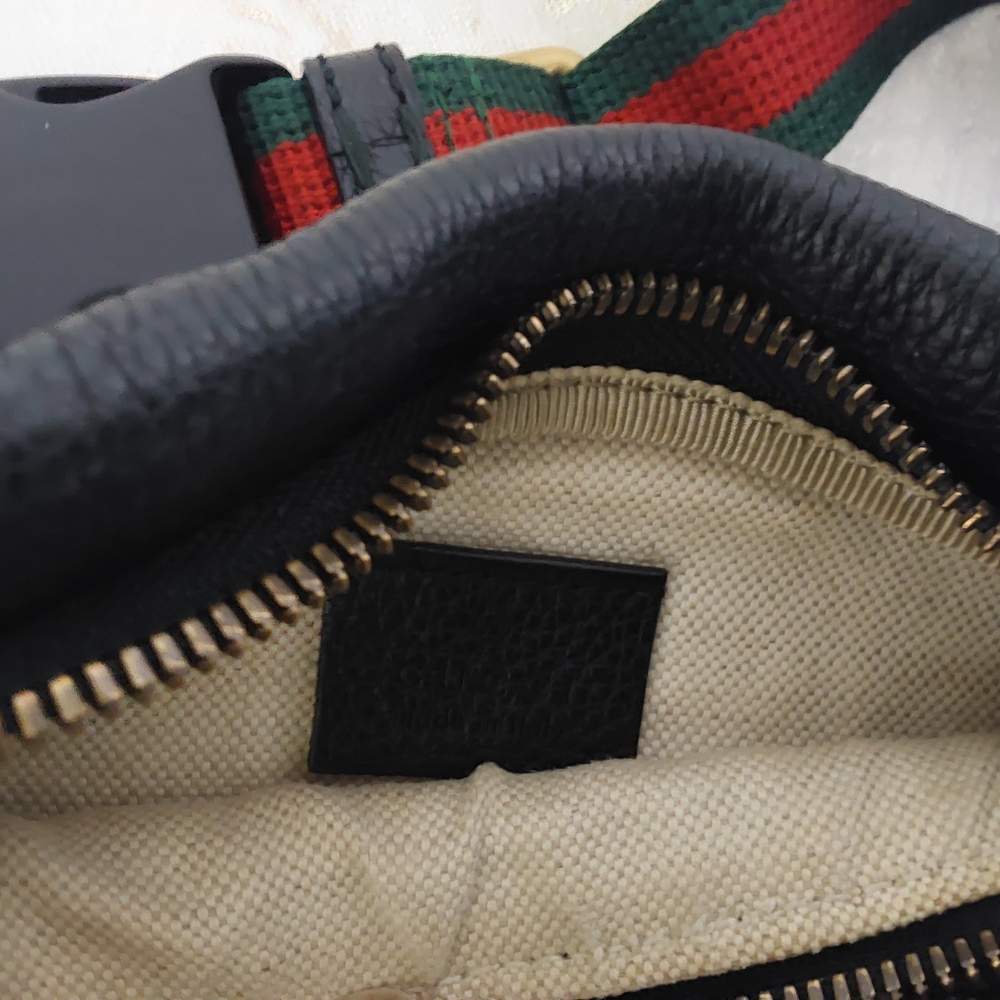 Gucci Black Leather Belt Bag with Sherrry Line Signature Strap Comes With COA - Picture 10 of 12